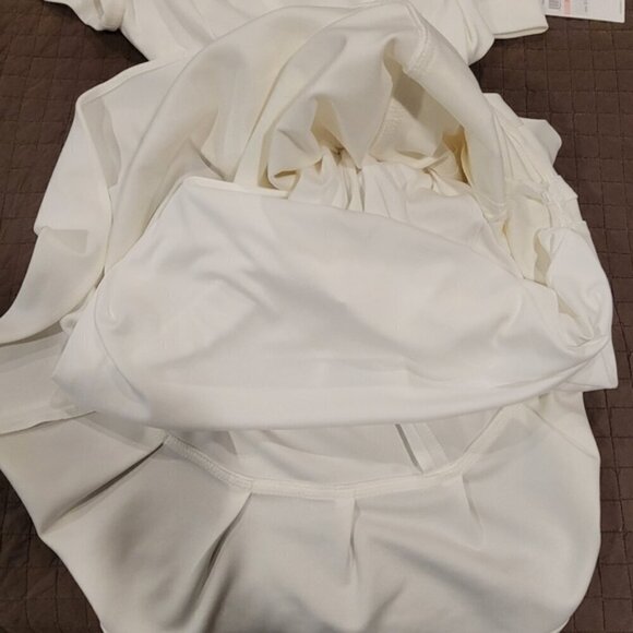 Calvin Klein NWT SZ 10 Ivory Short Sleeve Crepe Dress with Ruffle and Waist Tie - Picture 8 of 13
